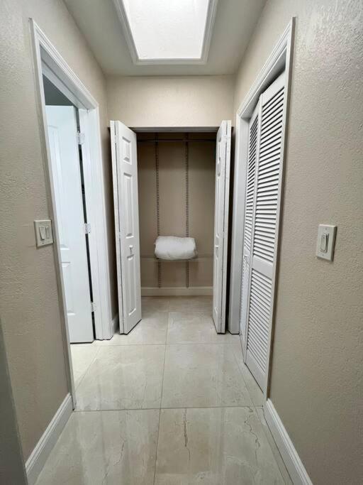 Pyramid + Free Parking&wifi/ 5%off Apartment Tampa