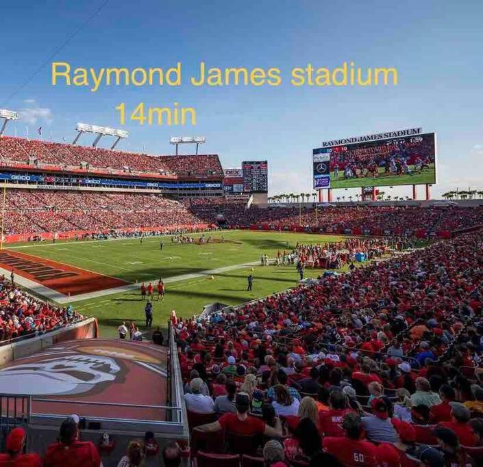 Pyramid + Free Parking&wifi/ 5%off * Tampa